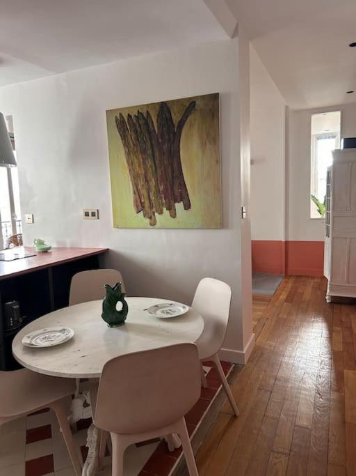 Un Fabuleux Decor Pour Un Chaleureux Appartement Paris Luaran gambar