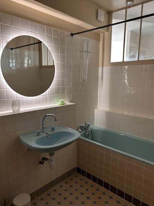 Un Fabuleux Decor Pour Un Chaleureux Appartement Paris Luaran gambar